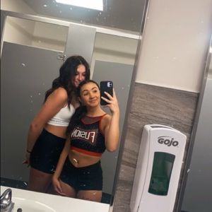 Meet your Posher, Avery